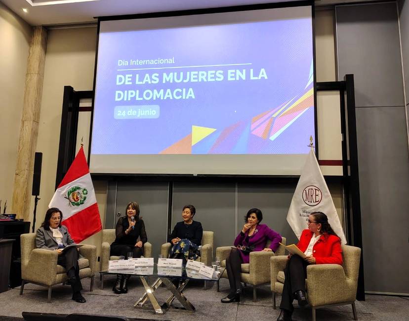 Participación de la Embajadora de Argelia en un panel  con ocasión del Día Internacional de las Mujeres en la Diplomacia
